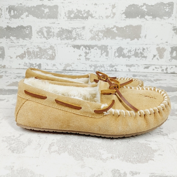 New Minnetonka Tan Suede Slip On Lace Top Fur Lining Casual Flat Loafers F80 - Picture 6 of 11
